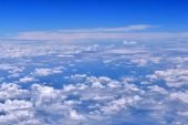 《天空》(陈虹演唱)的文本歌词及LRC歌词