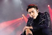 《Rain》(moto演唱)的文本歌词及LRC歌词