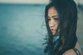 《狠心的女人》(阿赖演唱)的文本歌词及LRC歌词