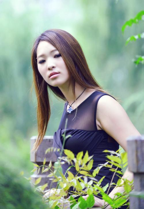 《美丽的姑凉》LRC歌词 《美丽的姑凉》(多亮)歌词555uuu下载