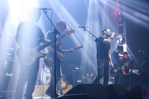 《Mr.Man(Live)》LRC歌词 《Mr.Man(Live)》(汪峰)歌词555uuu下载