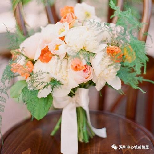 《花与嫁纱》LRC歌词 《花与嫁纱》(郑希怡)歌词555uuu下载