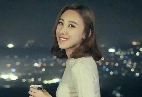 《夜长话多》LRC歌词 《夜长话多》(许靖韵)歌词555uuu下载