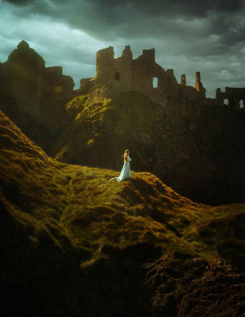 《Castle on the Hill》LRC歌词 《Castle on the Hill》(Ed,Sheeran)歌词555uuu下载