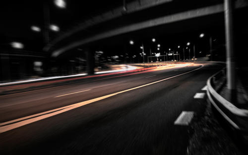 《公路之光》(腰乐队)歌词555uuu下载
