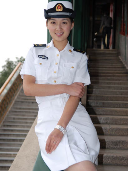 《女兵》LRC歌词 《女兵》(小曾)歌词555uuu下载